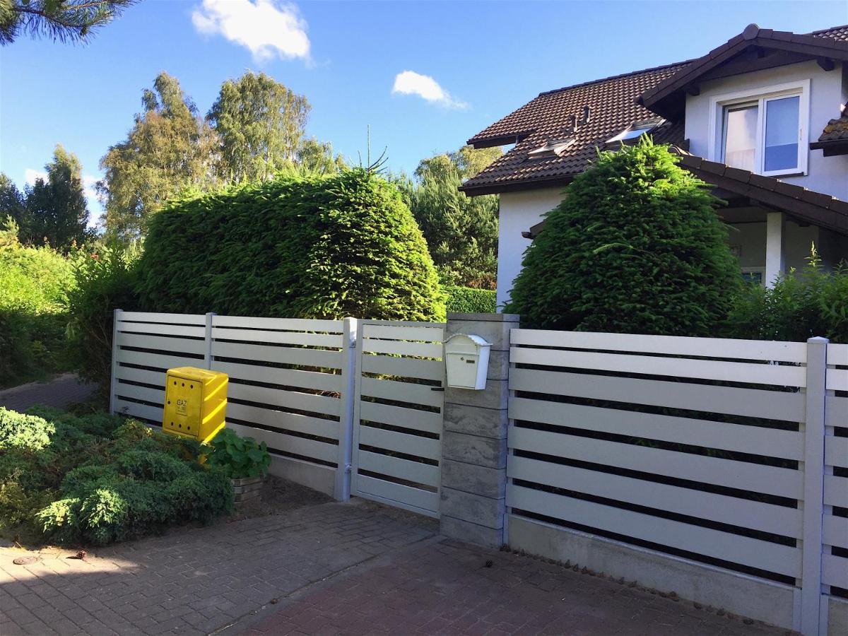 Szary Domek Apartamenty Stolpmünde Exterior foto