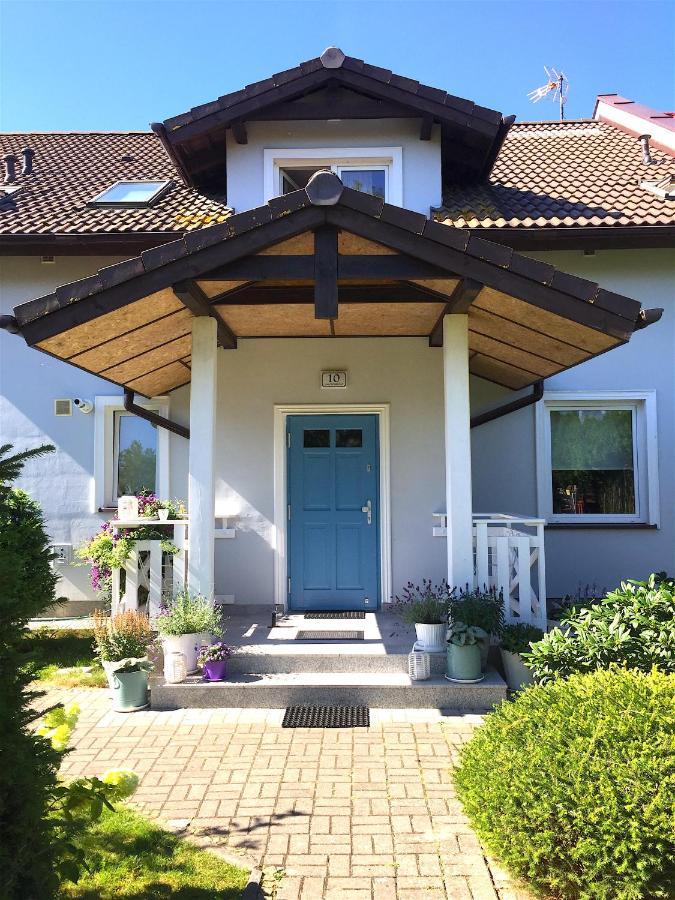 Szary Domek Apartamenty Stolpmünde Exterior foto