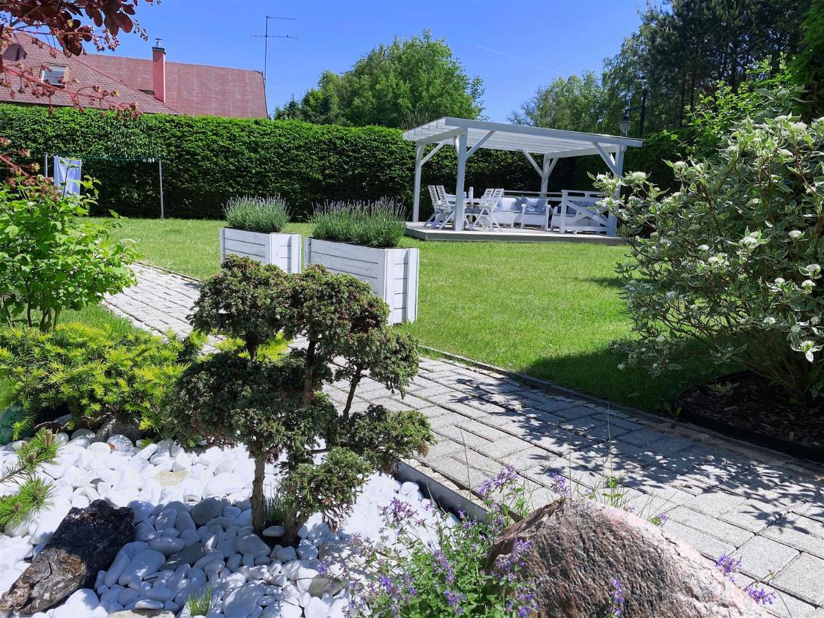 Szary Domek Apartamenty Stolpmünde Exterior foto