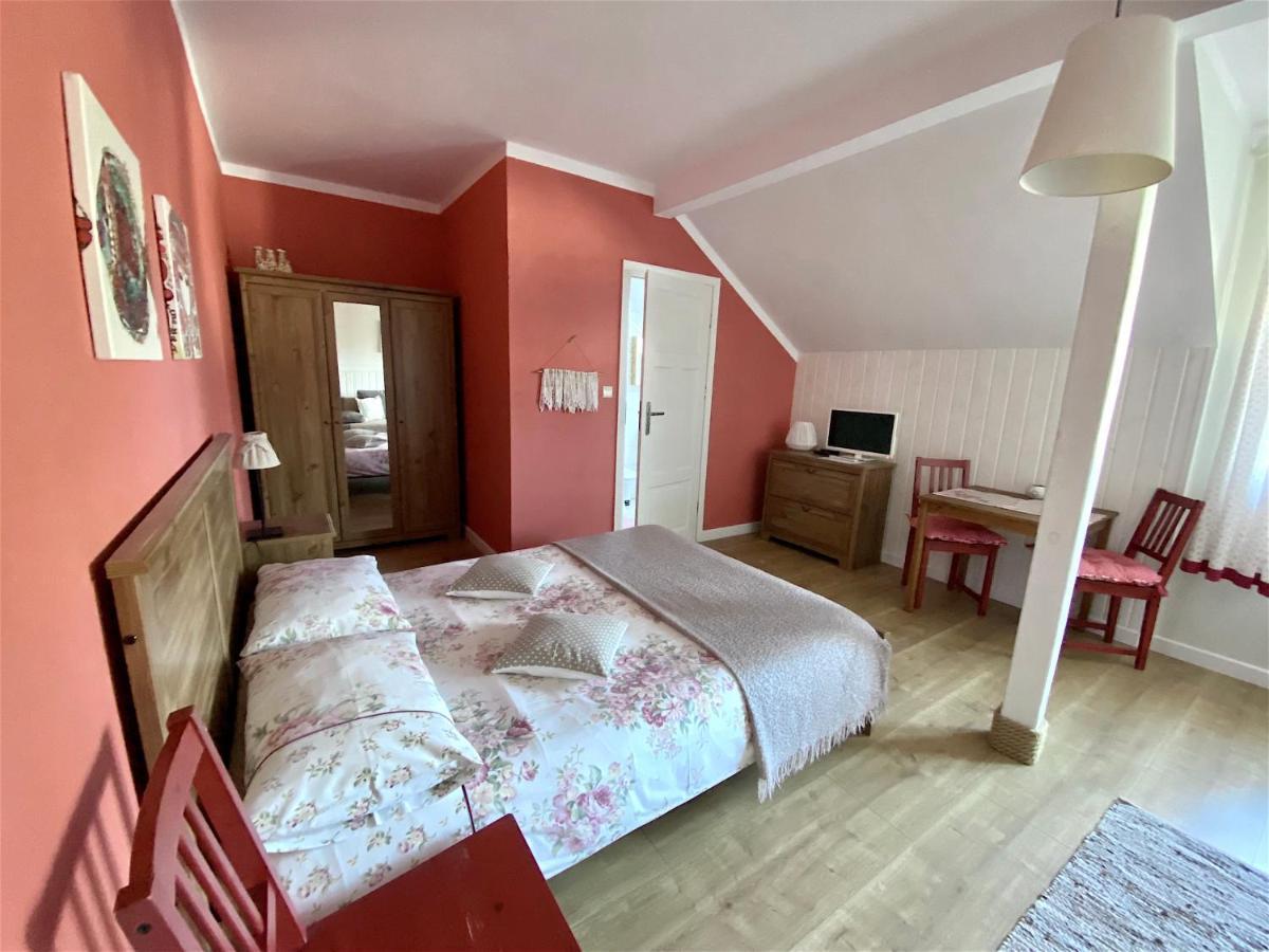 Szary Domek Apartamenty Stolpmünde Exterior foto