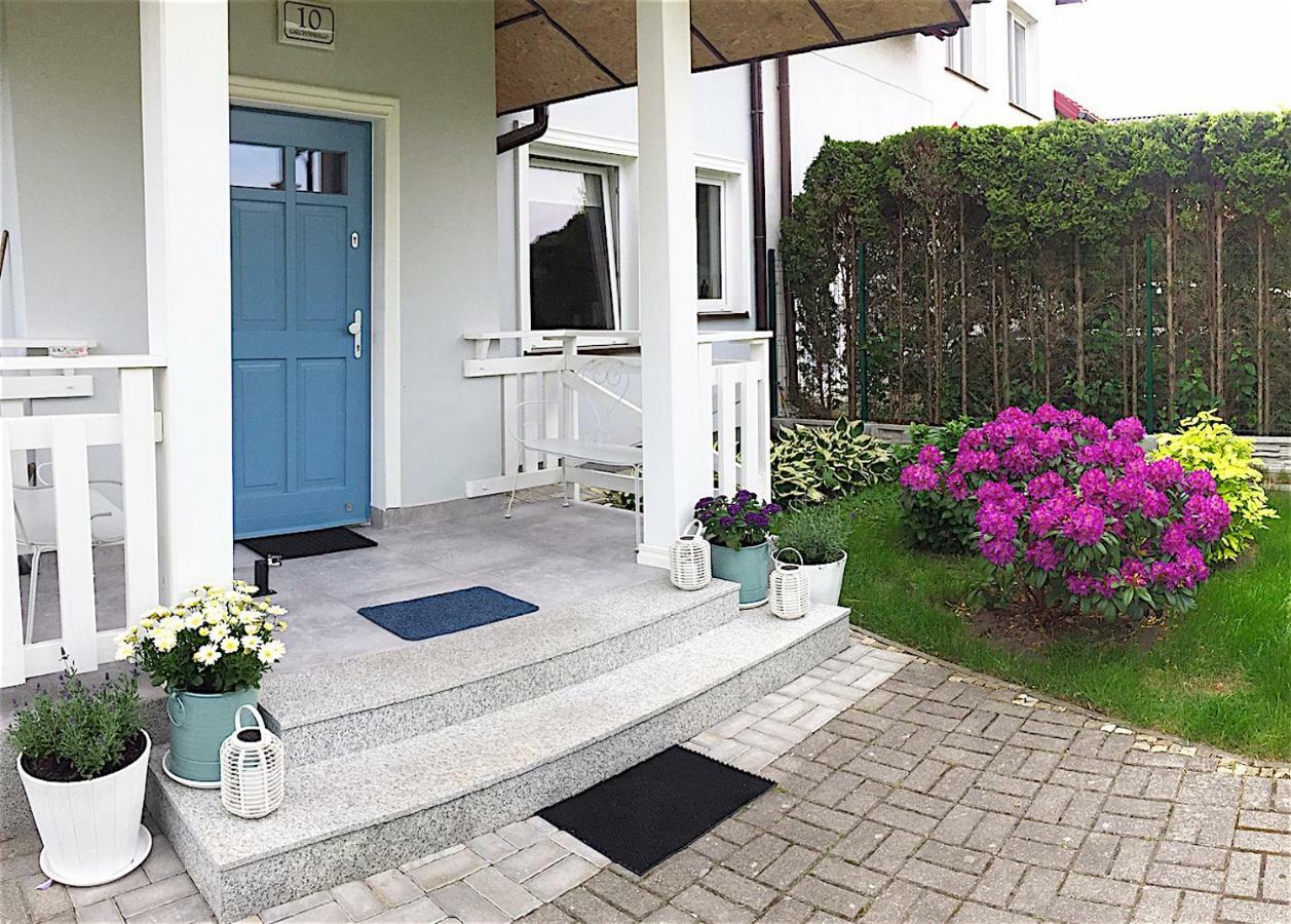 Szary Domek Apartamenty Stolpmünde Exterior foto